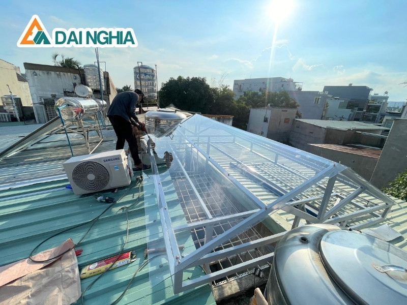 Tấm poly thường được ứng dụng lợp giếng trời