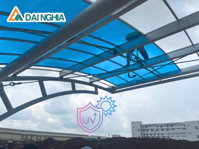 Cách Kiểm Tra Tấm Poly Chống UV Tại Công Trường
