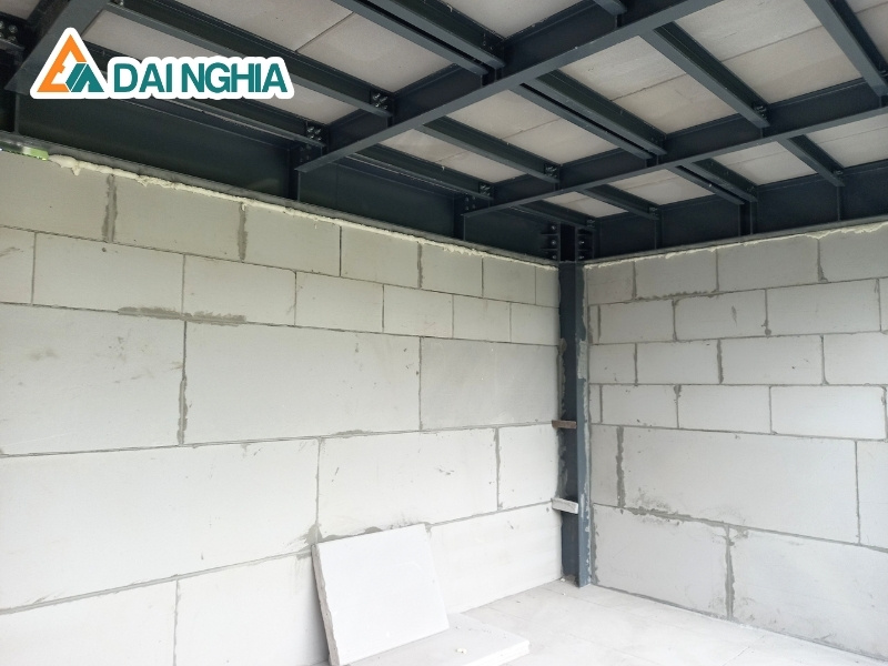 Tại Sao Tấm EPS Phù Hợp Hơn Bê Tông Truyền Thống Cho Sàn Gác Lửng?