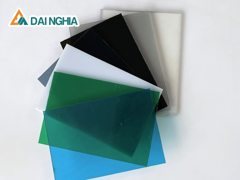 Tấm Poly Đặc – Trong Suốt Cao, Chịu Lực Vượt Trội