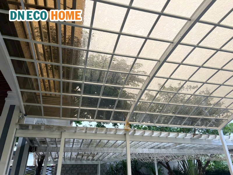 Mái Che Đẹp Bằng Tấm Poly Polycarbonate Là Lựa Chọn Phổ Biến Nhất