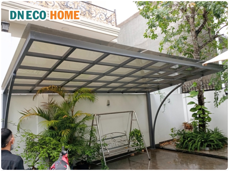Mái nhựa Polycarbonate có bền ngoài trời bao lâu?