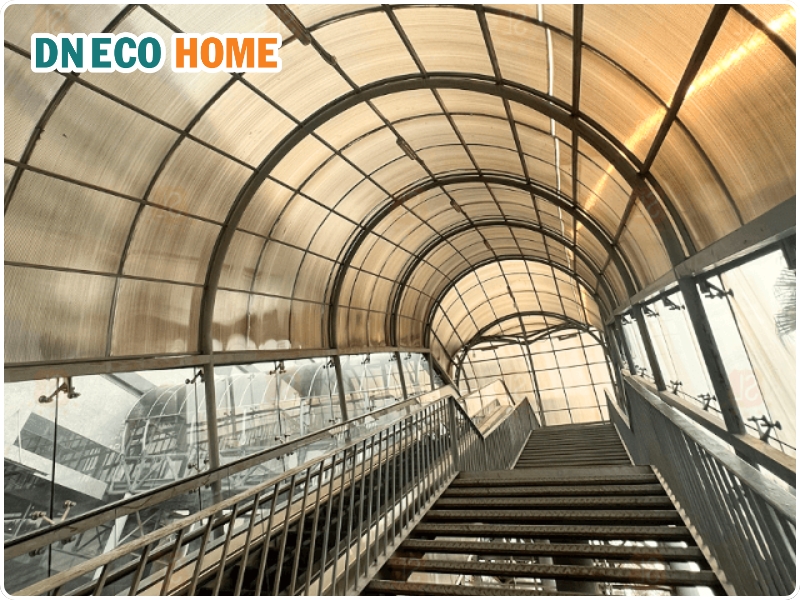 Thông Số Kỹ Thuật Cần Xác Định Trước Khi Lắp Mái Che Cầu Thang