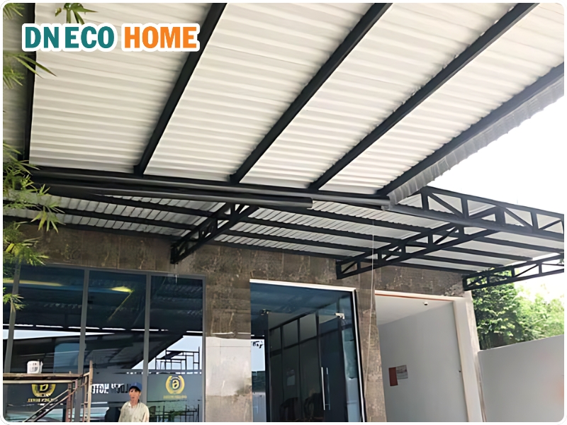 Tôn cách nhiệt và bạt PVC – khi không cần lấy sáng