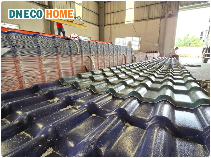 Tôn Nhựa PVC/ASA – Che Kín Hoàn Toàn, Chi Phí Thấp