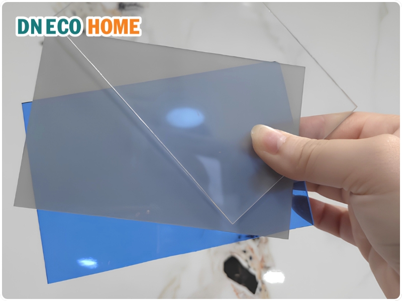 Tấm Poly đặc 10mm xanh biển có ưu điểm gì?