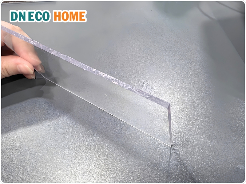 Tấm Poly đặc 2.9mm trắng trong hàng Đài Loan