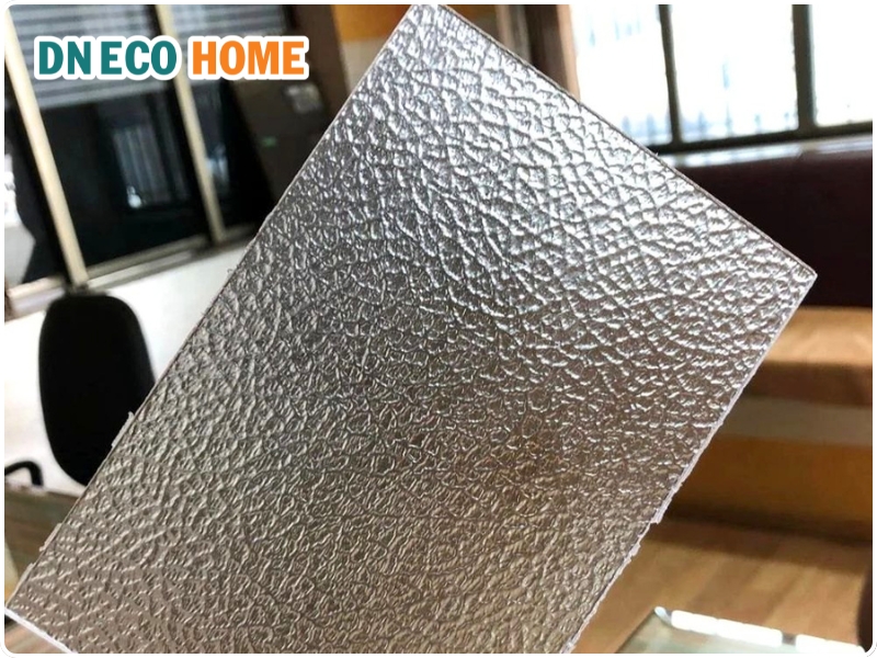 Tấm Poly đặc 4.5mm trong sần