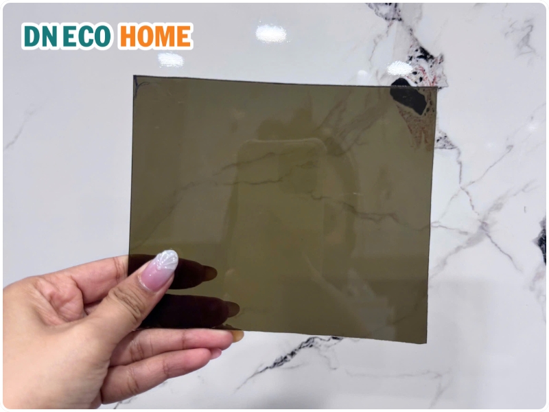 Tấm Poly đặc 6mm trà là gì?