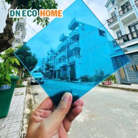 Tính năng nổi bật của tấm Poly đặc 5mm xanh biển