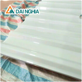 Tấm Poly sóng 1.5mm trắng sữa